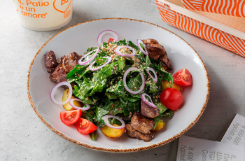 Салат с куриной печенью